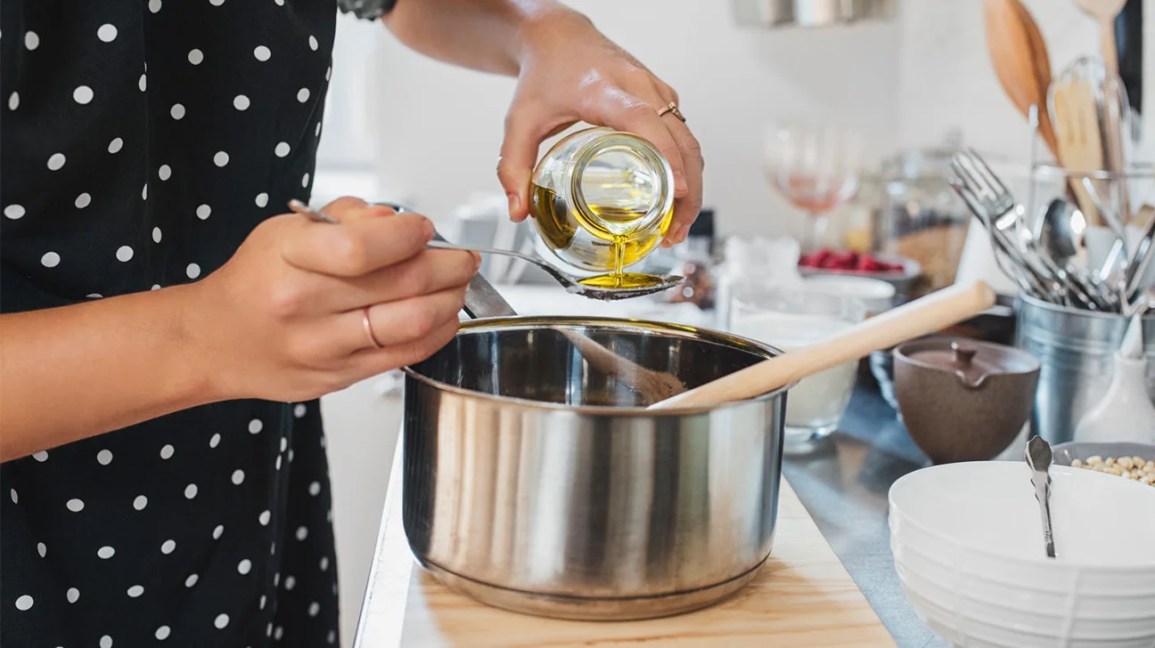 4 Healthier Cooking Oils (and 4 to Avoid)